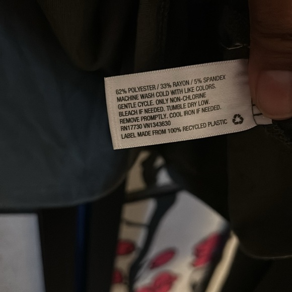 New Ava and Viv Olive Green bell sleeve top - Picture 5 of 6